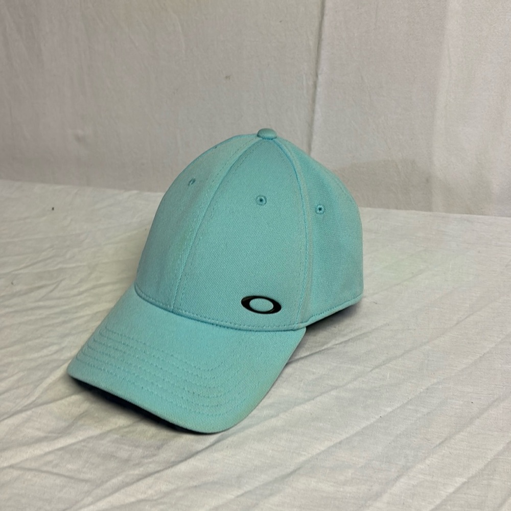 Oakley Men’s Silicon Ellipse Mint Flexfit Fitted Size US S/M